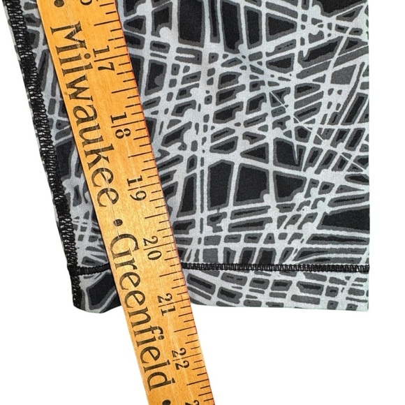 Nike Dri-FIT Pro Cool Tracer Training Capris Black 812063-010 Women's Small - Picture 8 of 11